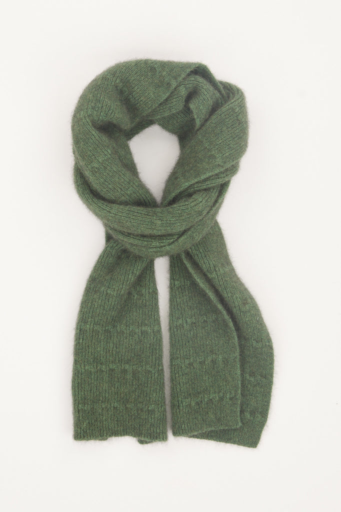 TRAVERSE POSSUM SCARF