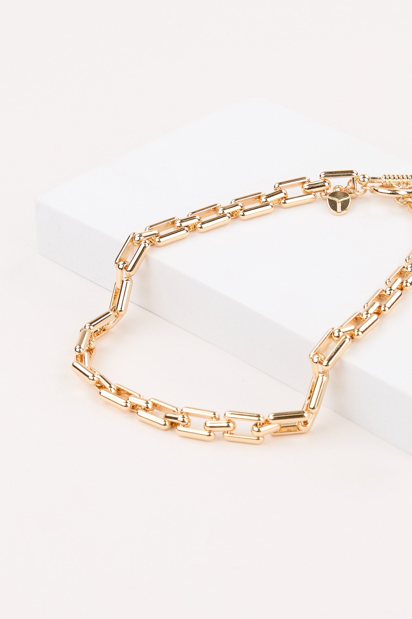 LARA SHORT NECKLACE