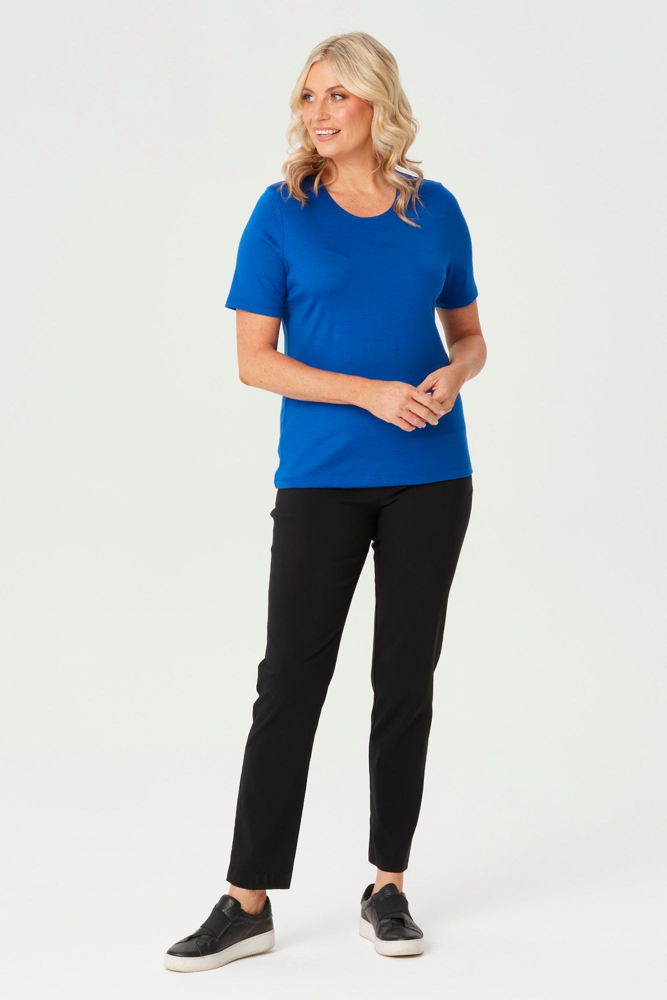 HEDRENA CLASSIC SHORT SLEEVE TEE