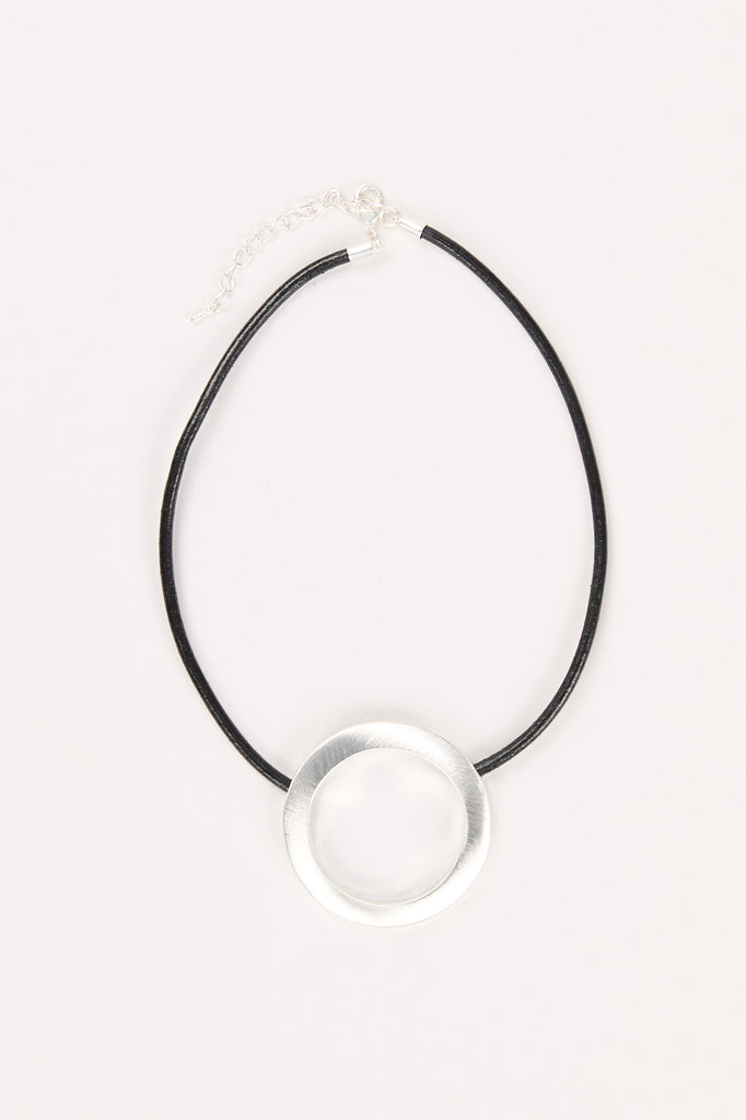 ORIANA SHORT PENDANT NECKLACE