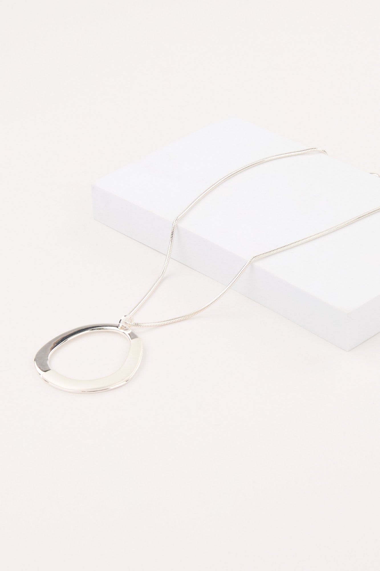 AIRLIE LONG NECKLACE