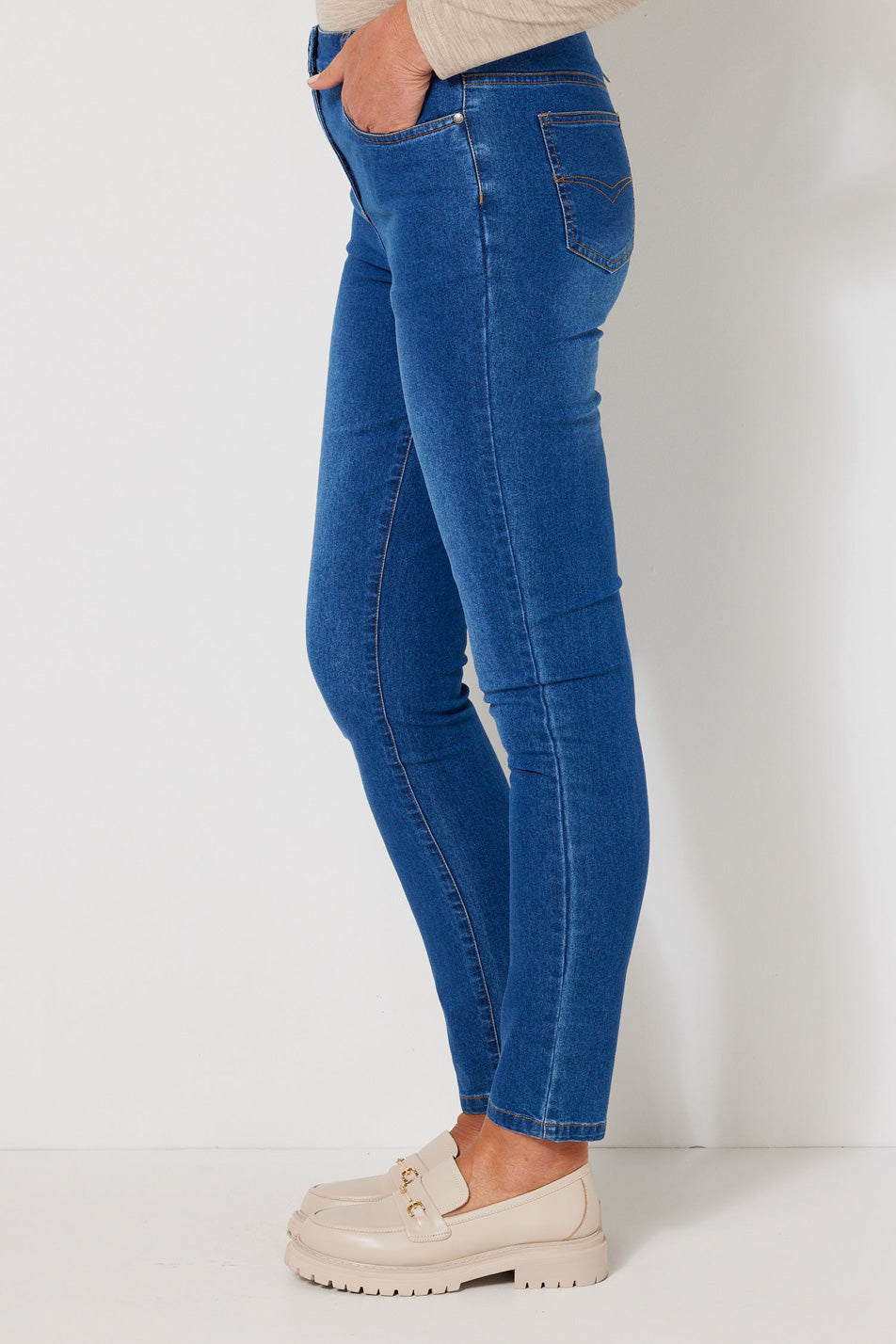 CODE ZIP FRONT NARROW LEG JEAN